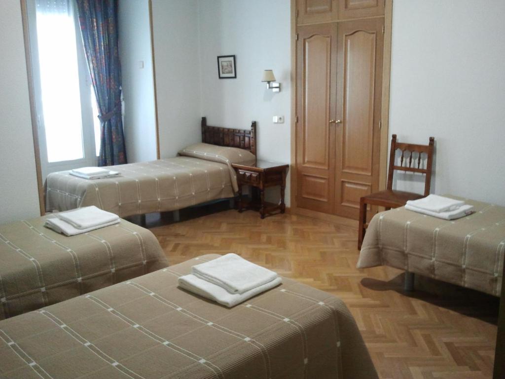 Hostal Biarritz Madrid Room photo